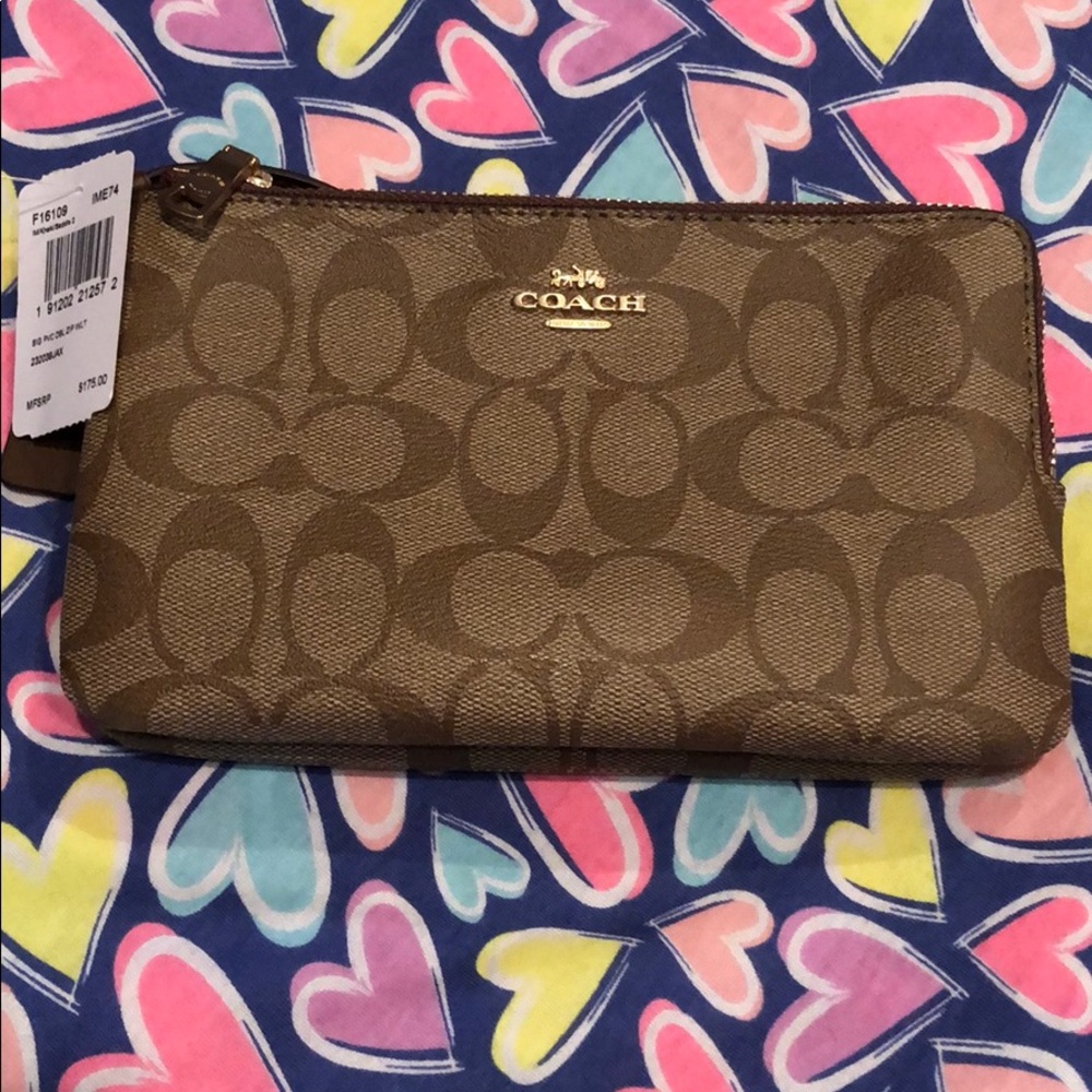 COPY - BEAUTIFUL COACH WRISTLET